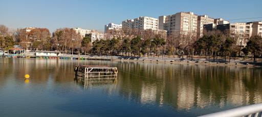 عکس دریاچه پارک ارم