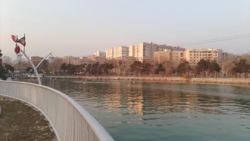 عکس دریاچه پارک ارم