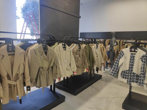 عکس فروشگاه مانتو و پوشاک بانوان ژیوا