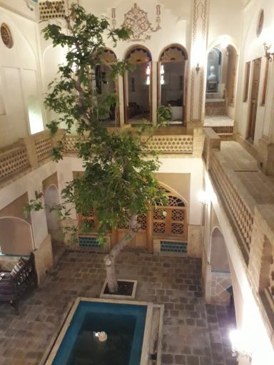 عکس اقامتگاه سنتی نه چم کاشان