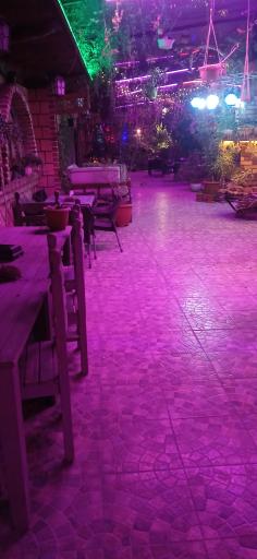 عکس رستوران سنتی ایرونی