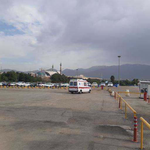 عکس خروجی پارکینگ مصلی جنوبی خیابان شهید نقدی