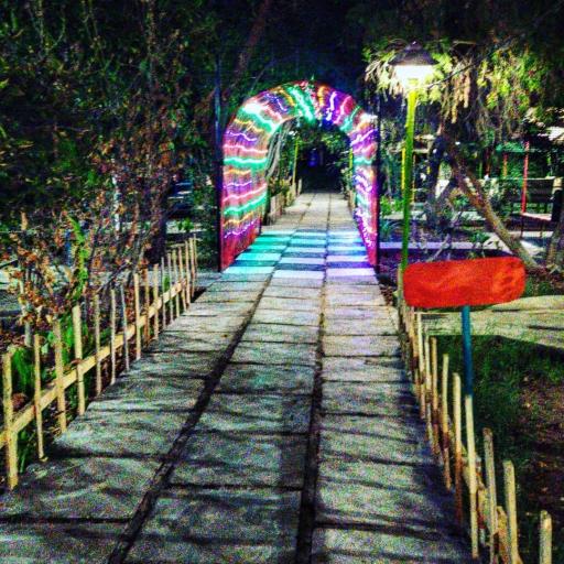 عکس سفره خانه و باغ رستوران هشت بهشت