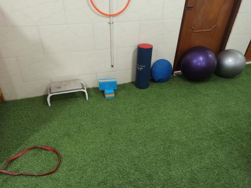 عکس فیزیوتراپی و آب‌درمانی عسگری