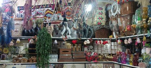 عکس فروشگاه سوغات وصنایع دستی