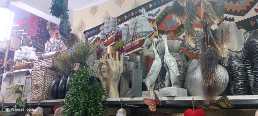 عکس فروشگاه سوغات وصنایع دستی