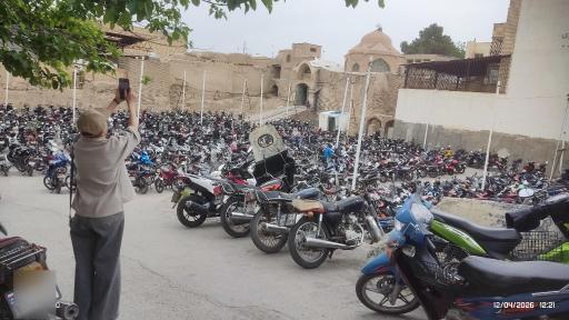 عکس پارکینگ موتور سیکلت میدان امام خمینی 