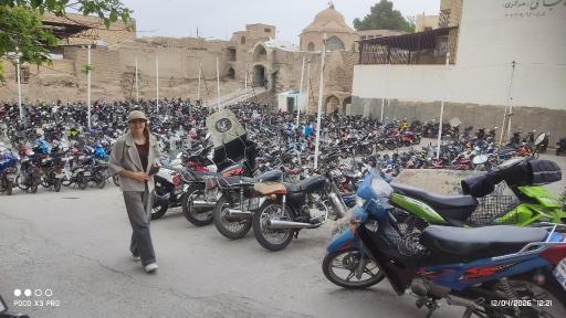 عکس پارکینگ موتور سیکلت میدان امام خمینی 