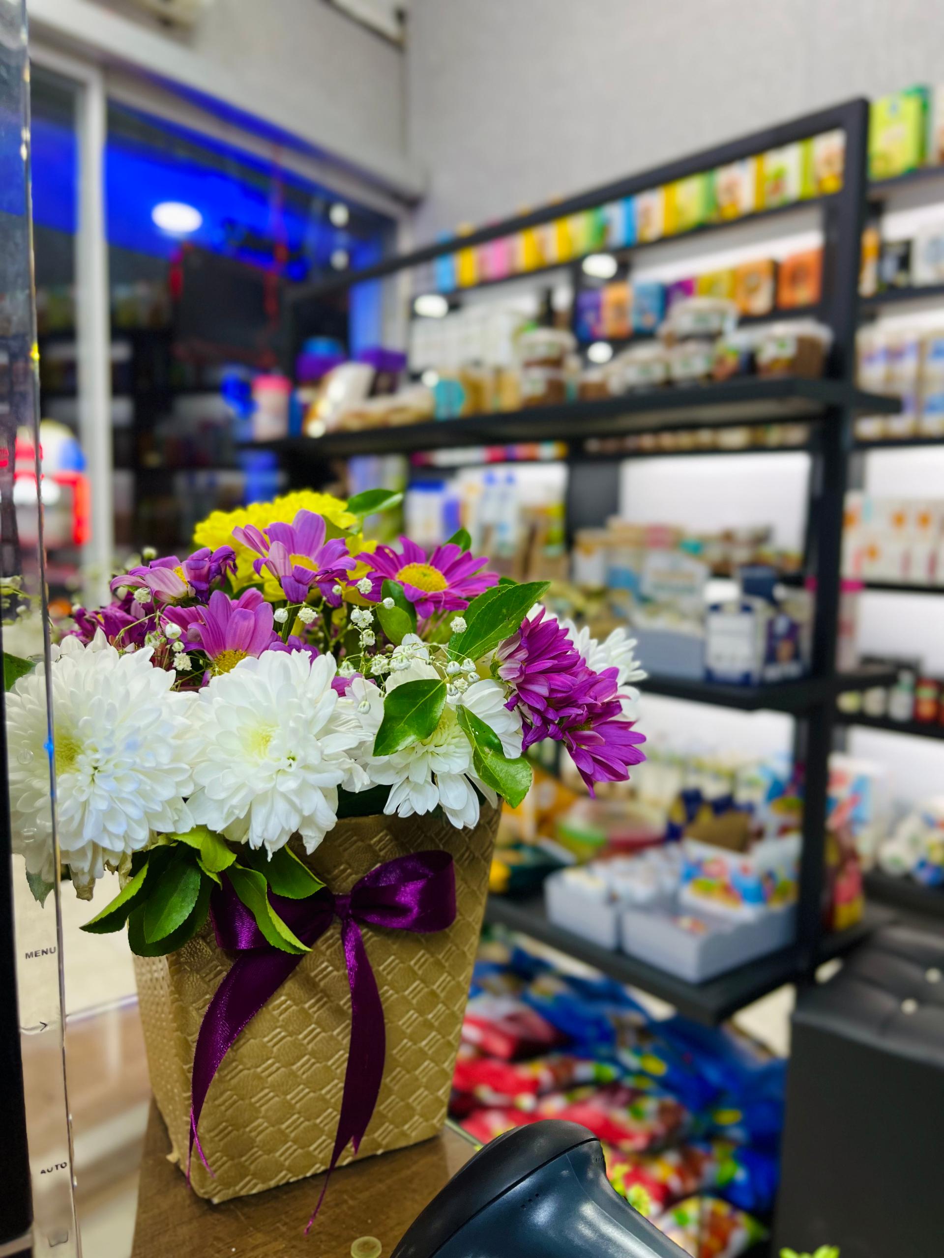 عکس فروشگاه وگان و ارگانیک ساناز