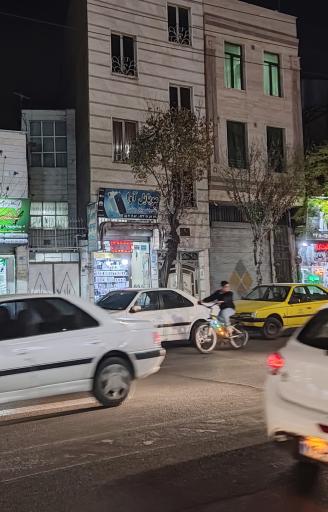 عکس فروشگاه و تعمیرات موبایل آوا