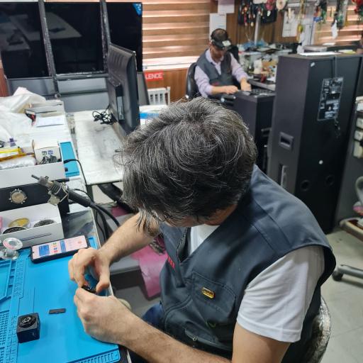 عکس نمایندگی تعمیرات تلویزیون و اسپیکر امیر سرویس