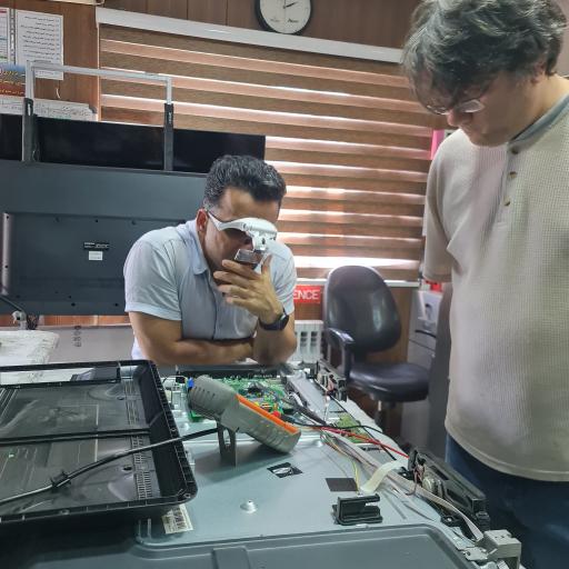 عکس نمایندگی تعمیرات تلویزیون و اسپیکر امیر سرویس