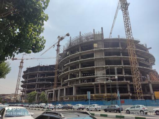 عکس مجتمع تجاری یاس هنگام