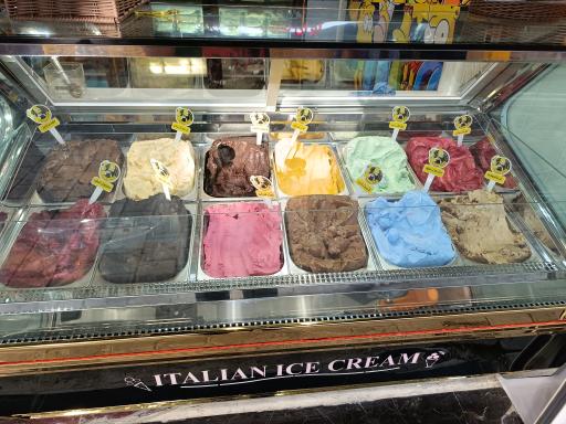 عکس بستنی عمو حسن