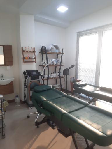 عکس کلینیک نیل ماه