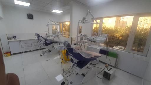 عکس ساختمان پزشکان جمهوری (گروه پزشکی رایحه حیات)