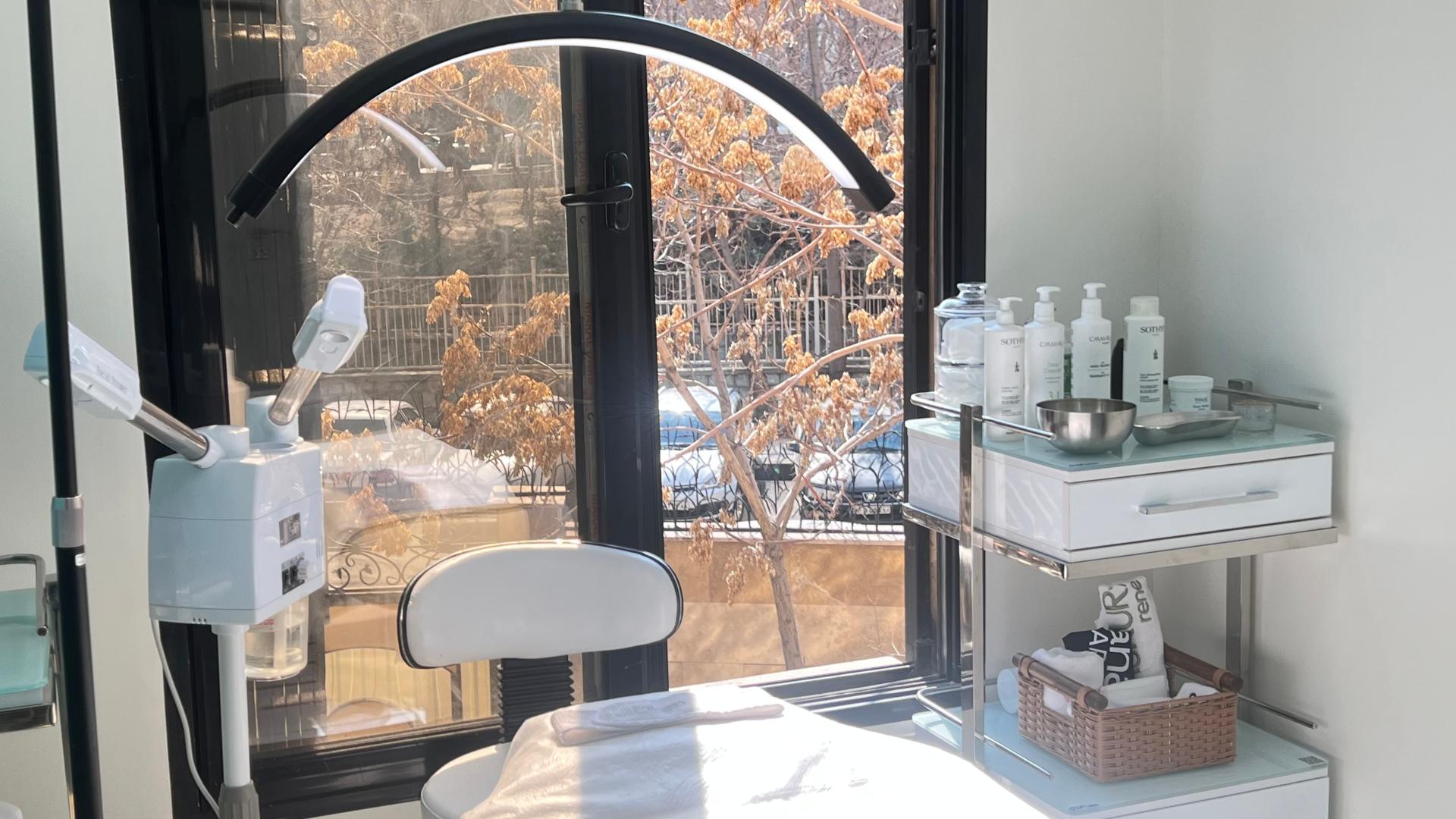 عکس مرکز پوست بهناز دست ورز