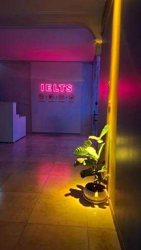 آموزشگاه زبان آسان 