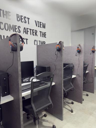 آموزشگاه زبان آسان 