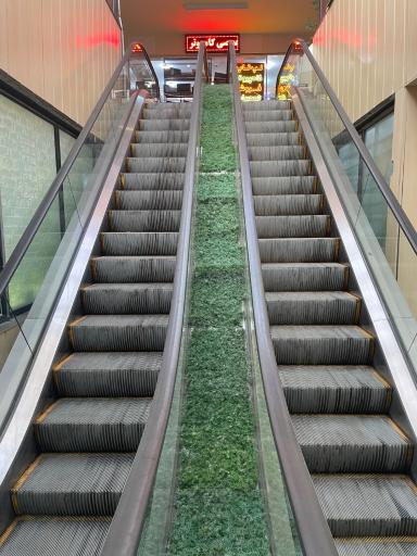 عکس مرکز خرید دانشکده