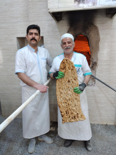 عکس نانوایی سنگک سنتی آذربیک