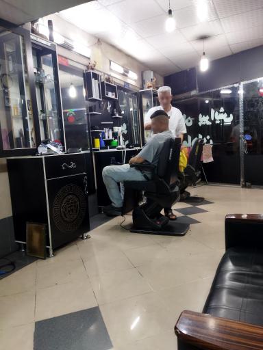 عکس پیرایش ماهان