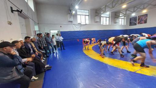 عکس سالن کشتی هفده شهریور