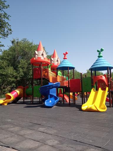 عکس زمین کودکان پارک ملت