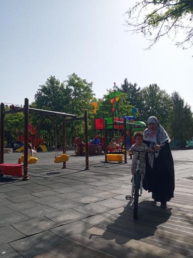 عکس زمین کودکان پارک ملت