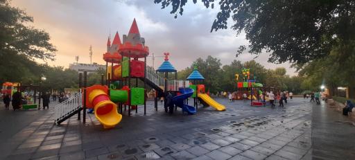 عکس زمین کودکان پارک ملت