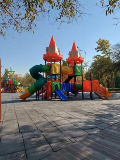 عکس زمین کودکان پارک ملت