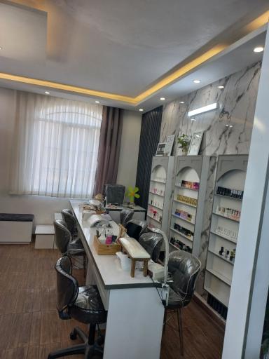 عکس سالن زیبایی نازگل
