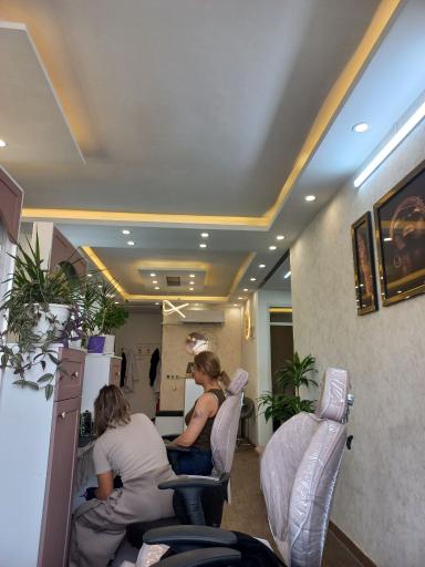 عکس سالن زیبایی نازگل