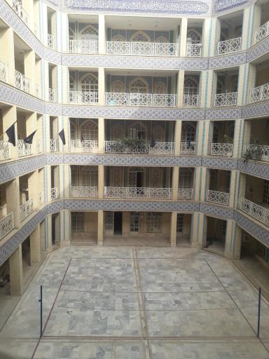 عکس مدرسه علمیه حاج ملاصادق مجتهد قمی