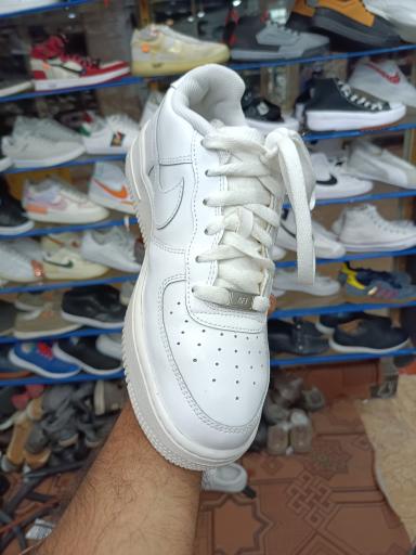 عکس فروشگاه کفش استوک لند