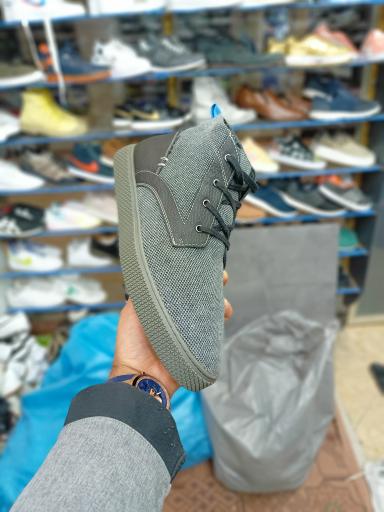 عکس فروشگاه کفش استوک لند