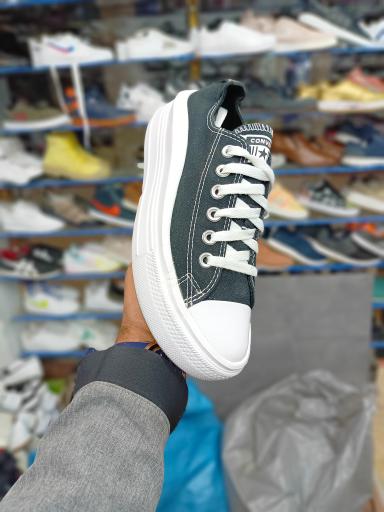 عکس فروشگاه کفش استوک لند