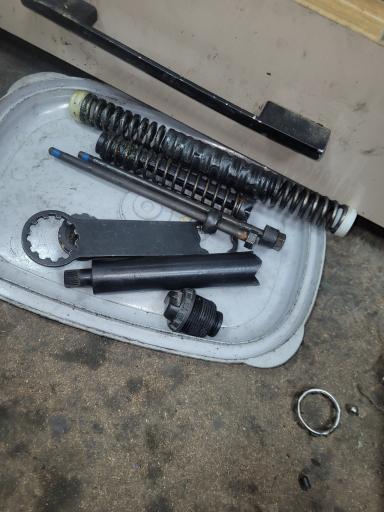 عکس تعمیرگاه دوچرخه صادقی 