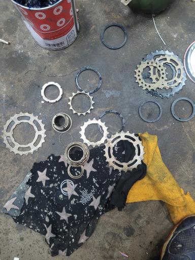 عکس تعمیرگاه دوچرخه صادقی 