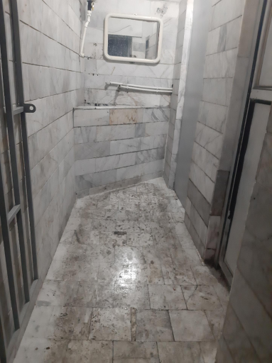 عکس پمپ بنزین مهدی نیا