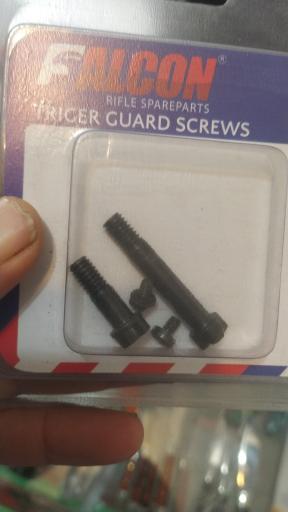 عکس فروشگاه لوازم صید و شکار و قطعات اسلحه رعد اسماعیل شیروانی