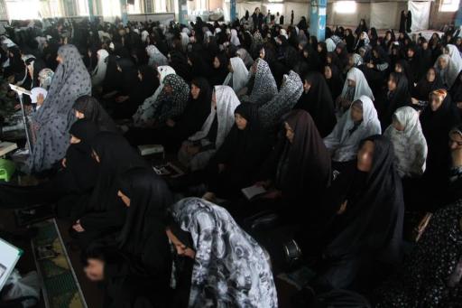 عکس مصلی نماز جمعه