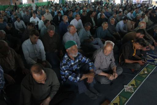 عکس مصلی نماز جمعه