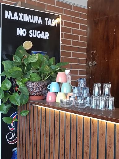 عکس کافه صبحانه و عصرانه الماس