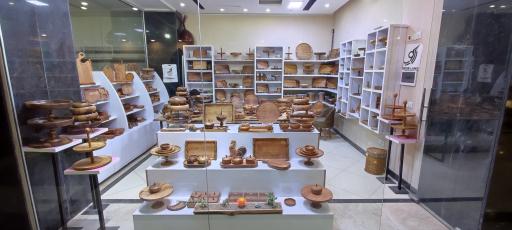 عکس فروشگاه ظروف چوبی دارکوب