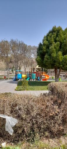 عکس وسایل بازی کودکان بوستان بنفشه
