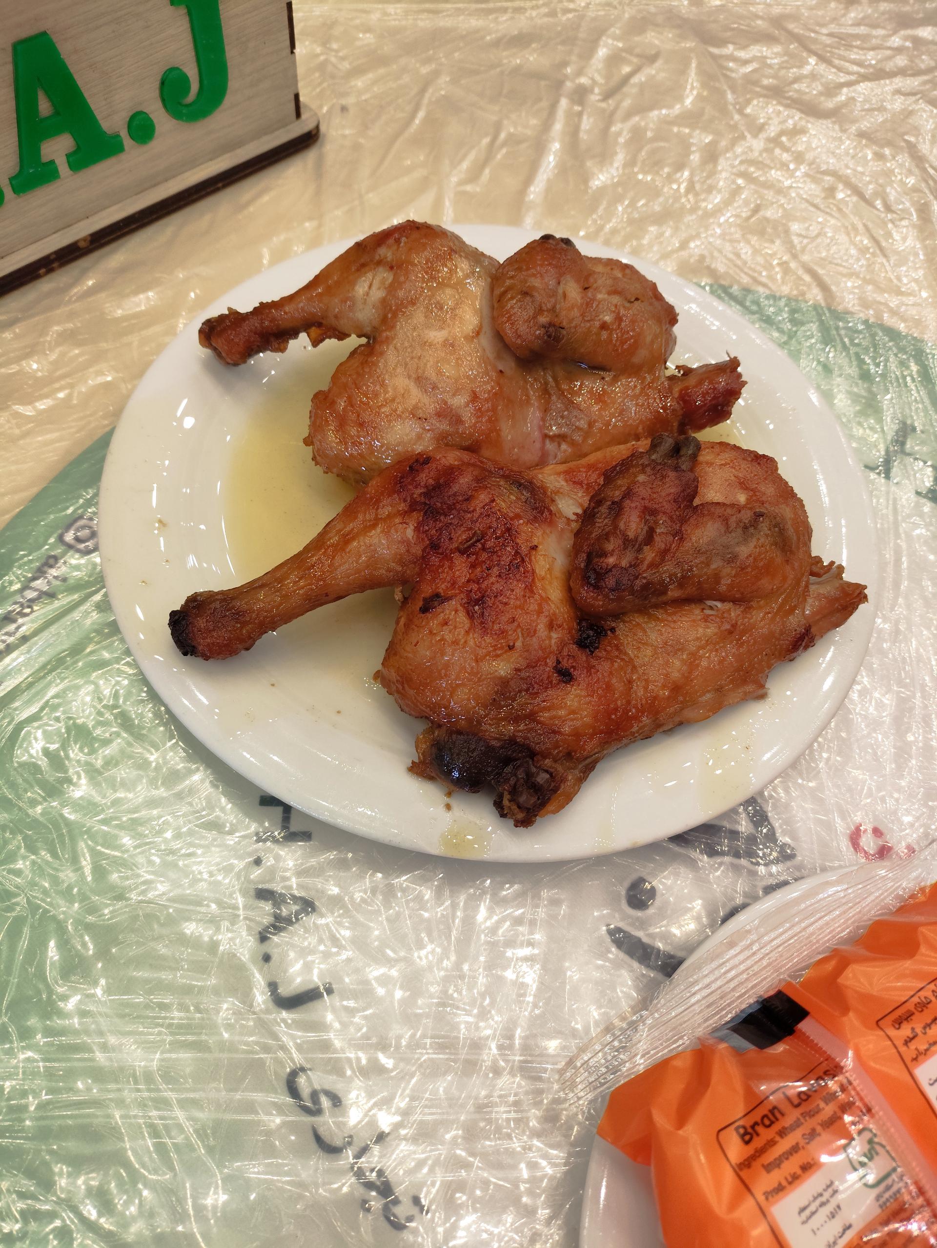 عکس رستوران اکبر جوجه haj شعبه یورمحله