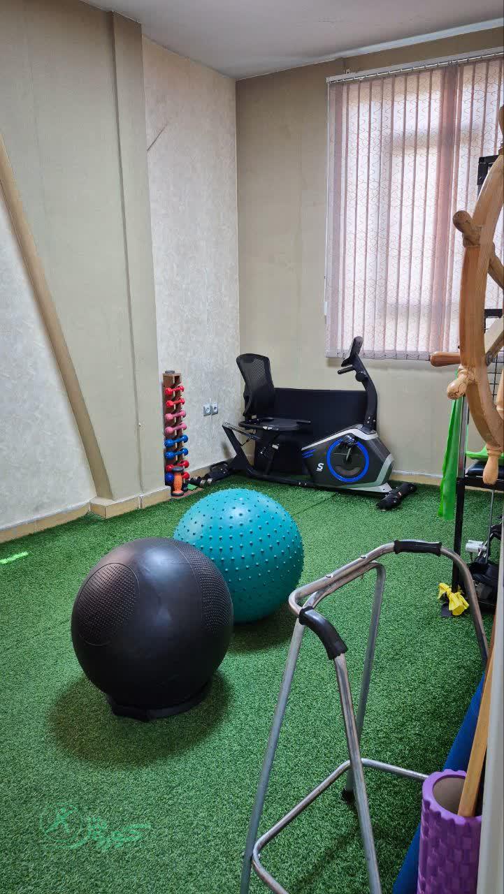 عکس فیزیوتراپی کوروش