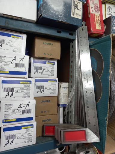 عکس ابزار یراق و لوازم بهداشتی ساختمانی حاجی نژاد