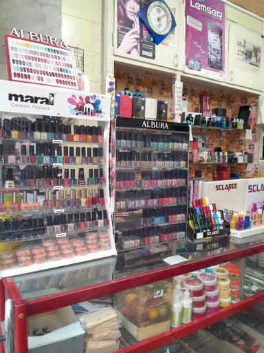 عکس فروشگاه آرایشی و رنگ مو امیر